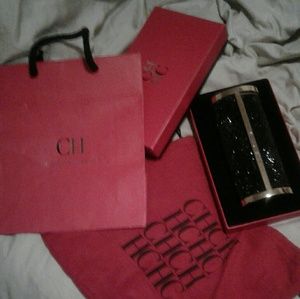 A original Carolina herrera clutch